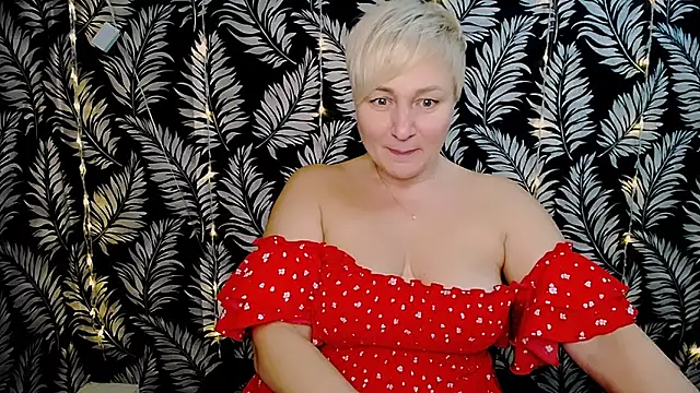 Snapshot of Olivia_playful chatting on December 22, 3:44 pm Olivia playful online show from December 22, 3:44 pm