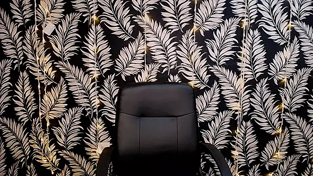 Snapshot of Olivia_playful chatting on January 31, 3:33 pm Olivia playful online show from January 31, 3:33 pm