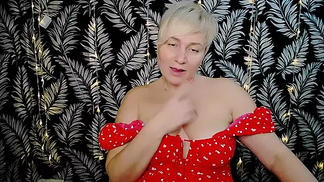 Snapshot of Olivia_playful chatting on February 1, 3:28 pm Olivia playful online show from February 1, 3:28 pm