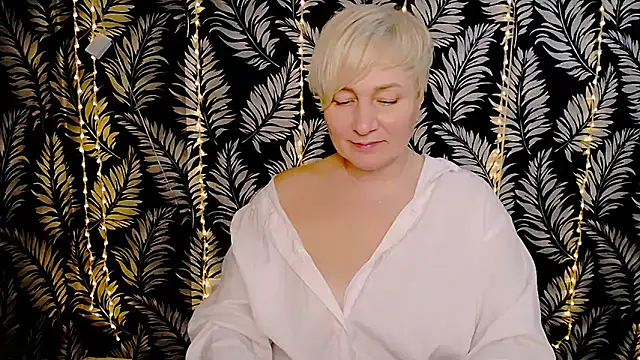 Snapshot of Olivia_playful chatting on February 6, 6:24 pm Olivia playful online show from February 6, 6:24 pm