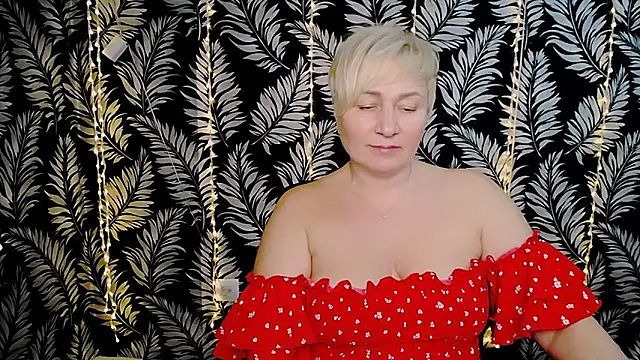 Snapshot of Olivia_playful chatting on February 8, 3:31 pm Olivia playful online show from February 8, 3:31 pm