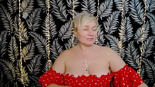 Snapshot of Olivia_playful chatting on February 15, 3:39 pm Olivia playful online show from February 15, 3:39 pm