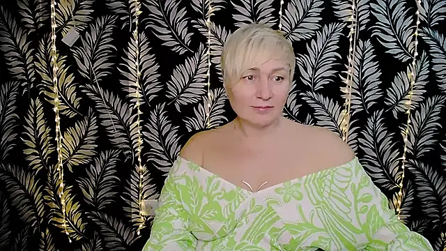 Snapshot of Olivia_playful chatting on February 17, 3:42 pm Olivia playful online show from February 17, 3:42 pm