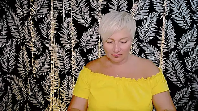 Snapshot of Olivia_playful chatting on October 6, 11:29 am Olivia playful online show from October 6, 11:29 am