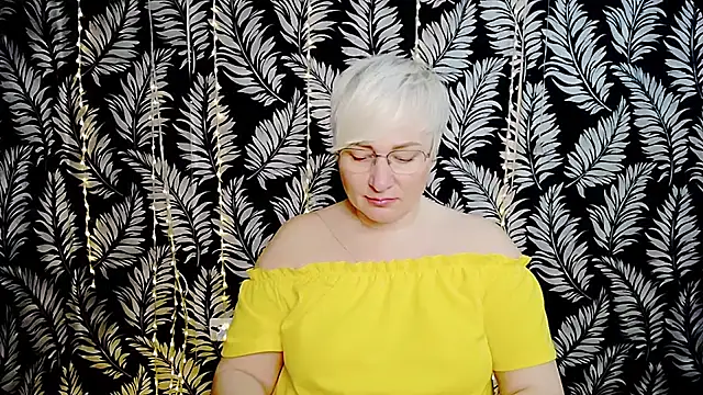 Snapshot of Olivia_playful chatting on May 28, 10:12 am Olivia playful online show from May 28, 10:12 am