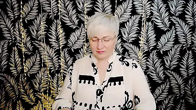 Snapshot of Olivia_playful chatting on June 6, 10:20 am Olivia playful online show from June 6, 10:20 am