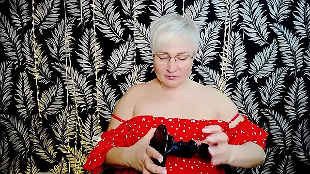 Snapshot of Olivia_playful chatting on June 7, 10:08 am Olivia playful online show from June 7, 10:08 am