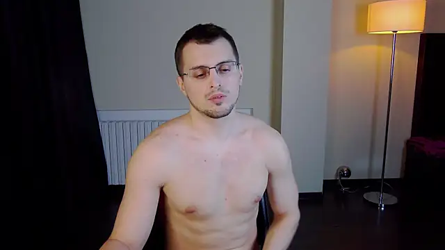 Friend12321 online show from February 28, 11:45 pm