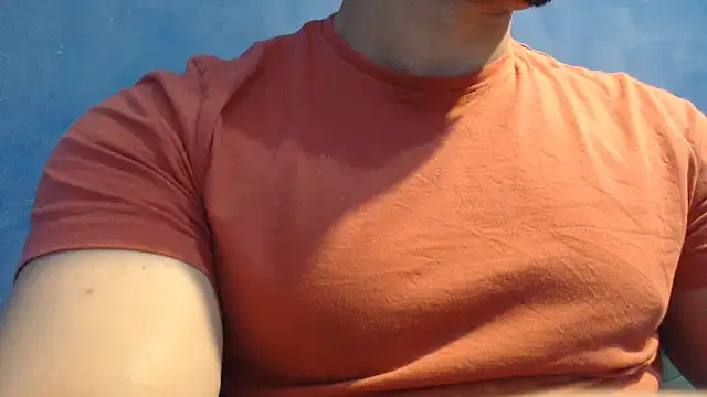 Snapshot of alex_blu chatting on May 8, 2:44 pm alex blu online show from May 8, 2:44 pm