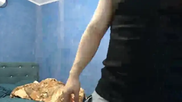 Snapshot of alex_blu chatting on May 22, 2:12 pm alex blu online show from May 22, 2:12 pm