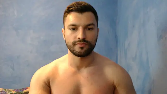 Snapshot of alex_blu chatting on June 5, 11:54 pm alex blu online show from June 5, 11:54 pm