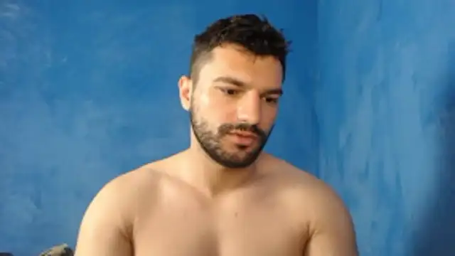 Snapshot of alex_blu chatting on June 7, 9:57 am alex blu online show from June 7, 9:57 am