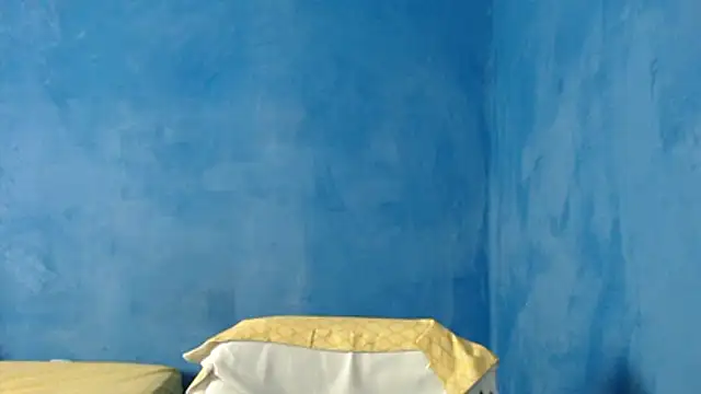 Snapshot of alex_blu chatting on June 8, 1:33 pm alex blu online show from June 8, 1:33 pm