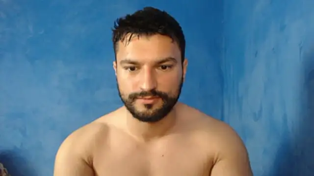Snapshot of alex_blu chatting on June 15, 8:33 pm alex blu online show from June 15, 8:33 pm