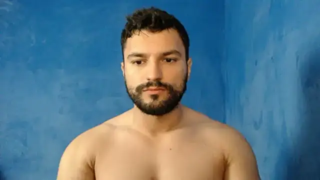 Snapshot of alex_blu chatting on June 17, 12:35 am alex blu online show from June 17, 12:35 am