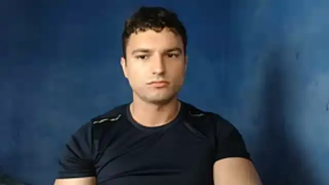 Snapshot of alex_blu chatting on June 24, 10:47 am alex blu online show from June 24, 10:47 am