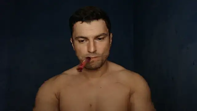 Snapshot of alex_blu chatting on June 26, 4:44 pm alex blu online show from June 26, 4:44 pm