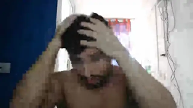 Snapshot of alex_blu chatting on July 19, 5:22 am alex blu online show from July 19, 5:22 am