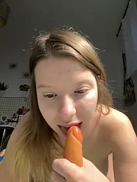 kimczii online show from April 29, 6:17 am