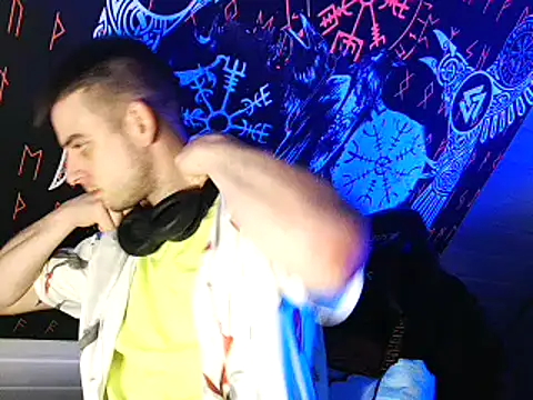 Snapshot of Youngtimer_1997 chatting on March 7, 4:42 am Youngtimer 1997 online show from March 7, 4:42 am