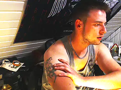 Snapshot of Youngtimer_1997 chatting on May 12, 9:12 pm Youngtimer 1997 online show from May 12, 9:12 pm