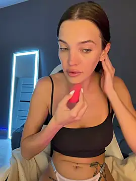 julia fly online show from July 10, 8:18 am