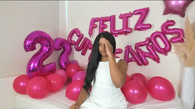 ZOEGARNER01 online show from December 21, 7:32 pm