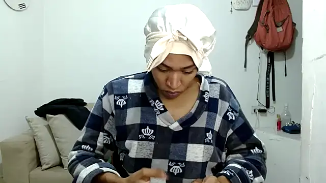 angelamarie1 online show from December 2, 12:43 pm