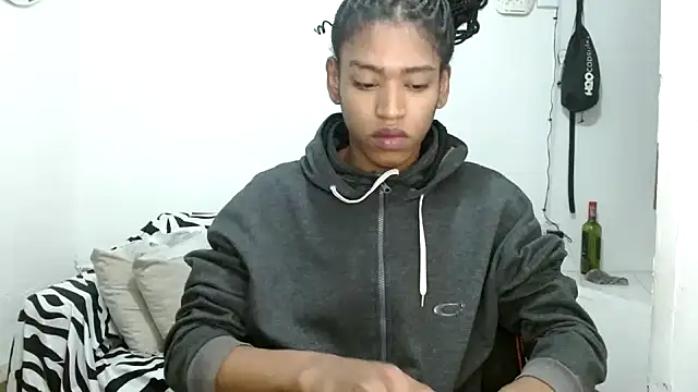 Snapshot of angelamarie1 chatting on May 6, 12:10 pm angelamarie1 online show from May 6, 12:10 pm