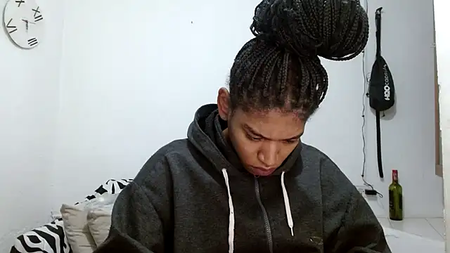 Snapshot of angelamarie1 chatting on May 7, 11:48 am angelamarie1 online show from May 7, 11:48 am