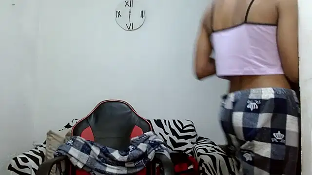 Snapshot of angelamarie1 chatting on May 15, 3:19 pm angelamarie1 online show from May 15, 3:19 pm