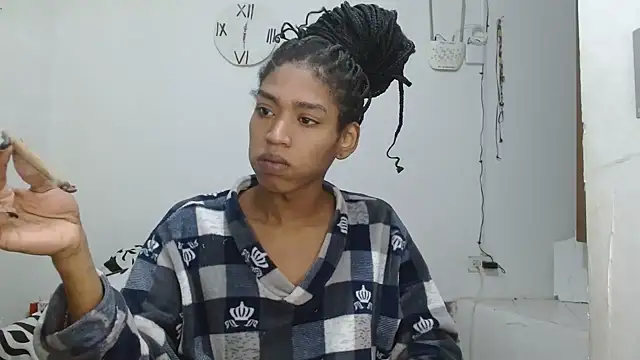Snapshot of angelamarie1 chatting on May 25, 12:11 pm angelamarie1 online show from May 25, 12:11 pm