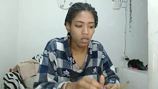 Snapshot of angelamarie1 chatting on June 10, 12:15 pm angelamarie1 online show from June 10, 12:15 pm