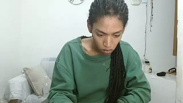 Snapshot of angelamarie1 chatting on June 17, 11:34 am angelamarie1 online show from June 17, 11:34 am