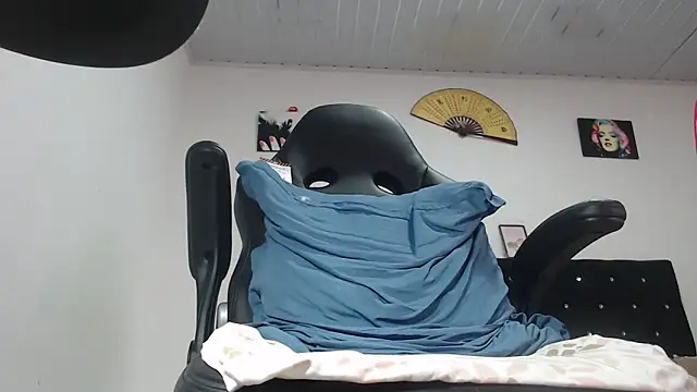 Snapshot of pamelabigcock69 chatting on May 17, 2:57 pm pamelabigcock69 online show from May 17, 2:57 pm