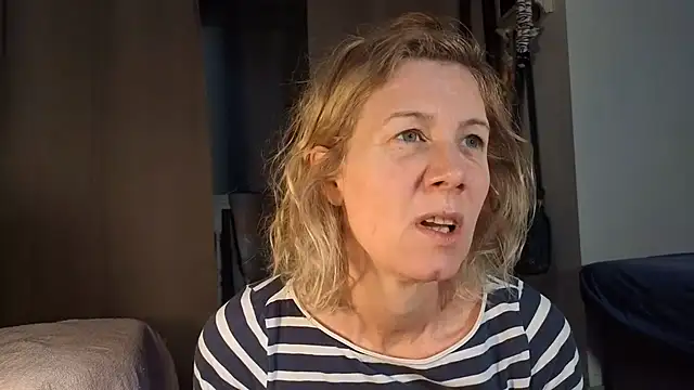 Snapshot of Lola_Belgium chatting on July 7, 7:09 am Lola Belgium online show from July 7, 7:09 am