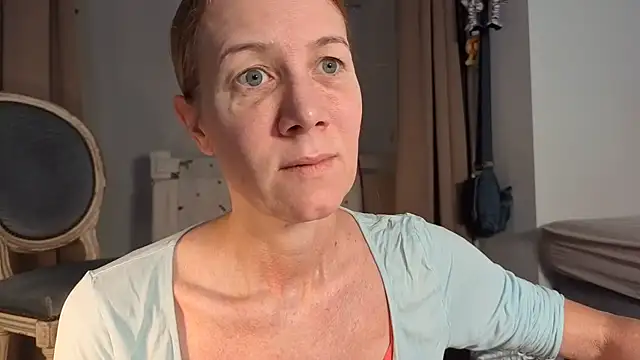Snapshot of Lola_Belgium chatting on July 18, 8:40 am Lola Belgium online show from July 18, 8:40 am