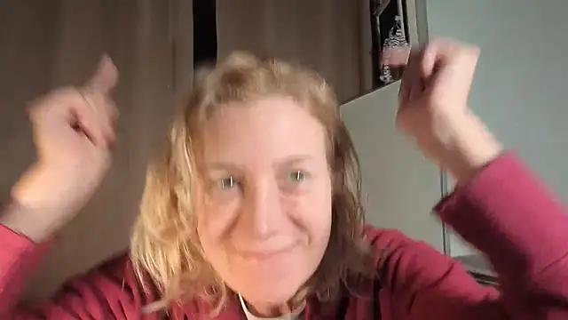 Snapshot of Lola_Belgium chatting on July 23, 5:38 am Lola Belgium online show from July 23, 5:38 am