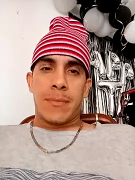 Snapshot of LarryCapija chatting on October 10, 8:08 pm LarryCapija online show from October 10, 8:08 pm