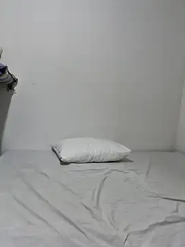 Snapshot of frenchxena98 chatting on November 17, 9:20 pm frenchxena98 online show from November 17, 9:20 pm