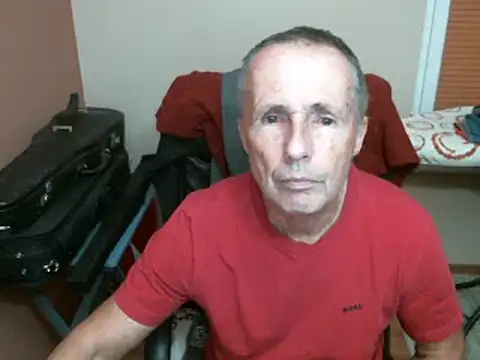 Snapshot of olibrius71 chatting on February 1, 11:48 pm olibrius71 online show from February 1, 11:48 pm