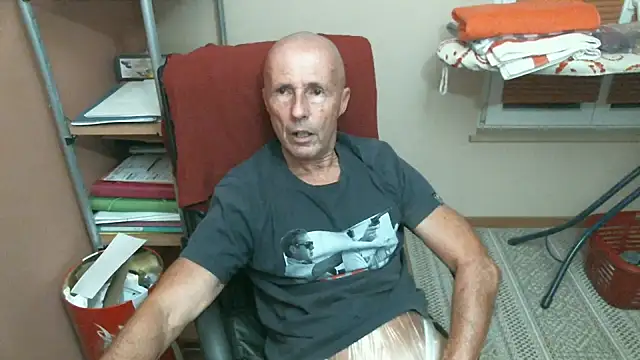 olibrius71 online show from December 3, 7:23 pm