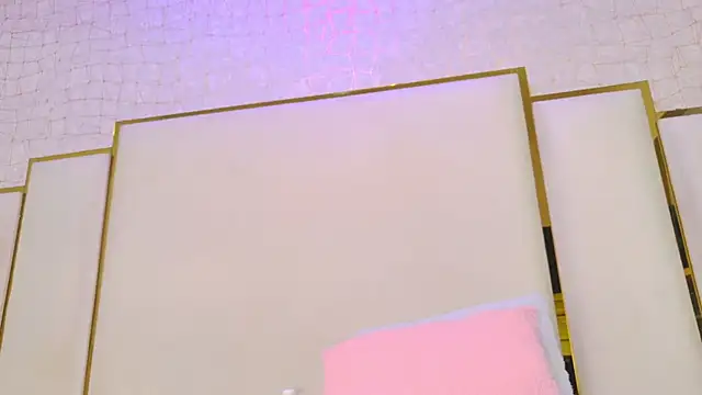 Snapshot of paola_rodriguez chatting on June 8, 11:54 am paola rodriguez online show from June 8, 11:54 am