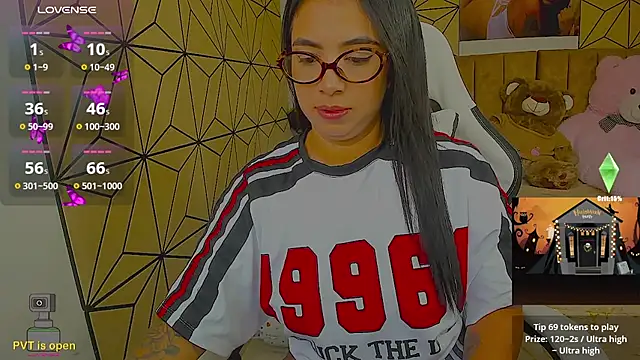 vane lopez  online show from October 28, 8:44 pm