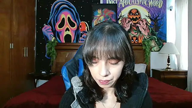 Snapshot of MINI_Petite chatting on January 6, 4:02 pm MINI Petite online show from January 6, 4:02 pm