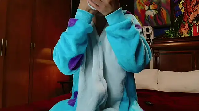 Snapshot of MINI_Petite chatting on February 26, 8:15 am MINI Petite online show from February 26, 8:15 am