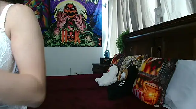 Snapshot of MINI_Petite chatting on March 5, 8:42 pm MINI Petite online show from March 5, 8:42 pm