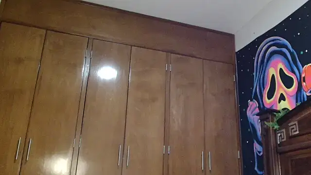 Snapshot of MINI_Petite chatting on September 9, 4:45 am MINI Petite online show from September 9, 4:45 am