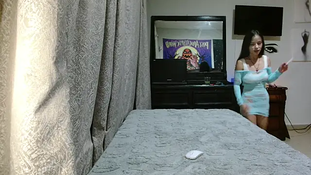 Snapshot of MINI_Petite chatting on October 11, 4:33 am MINI Petite online show from October 11, 4:33 am