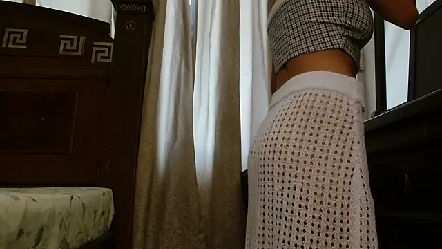 Snapshot of MINI_Petite chatting on December 2, 9:21 pm MINI Petite online show from December 2, 9:21 pm